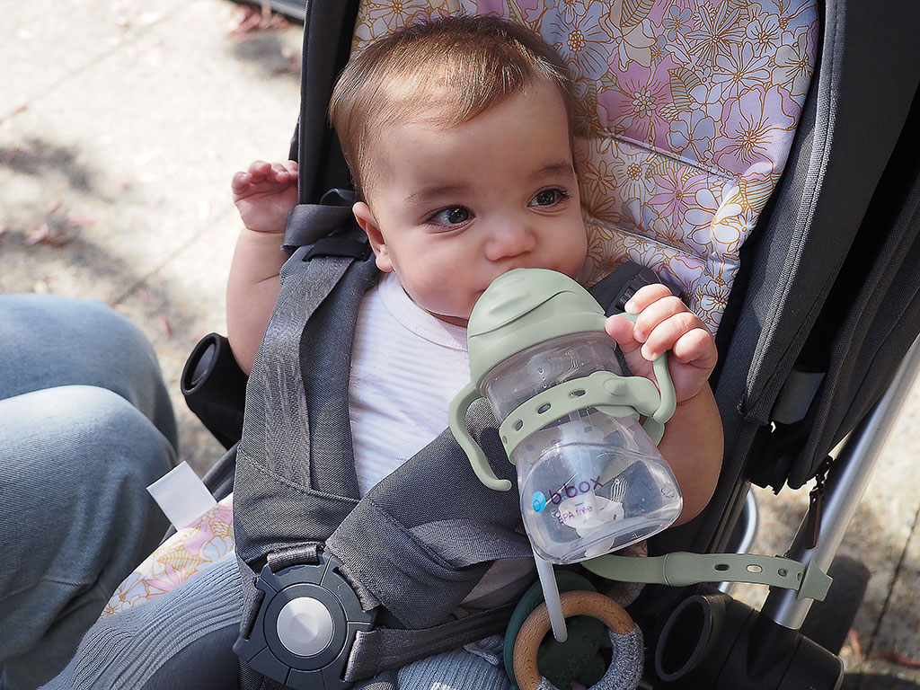 b.box Traka za bočicu - Connect-A-Cup - sage - Slika 3