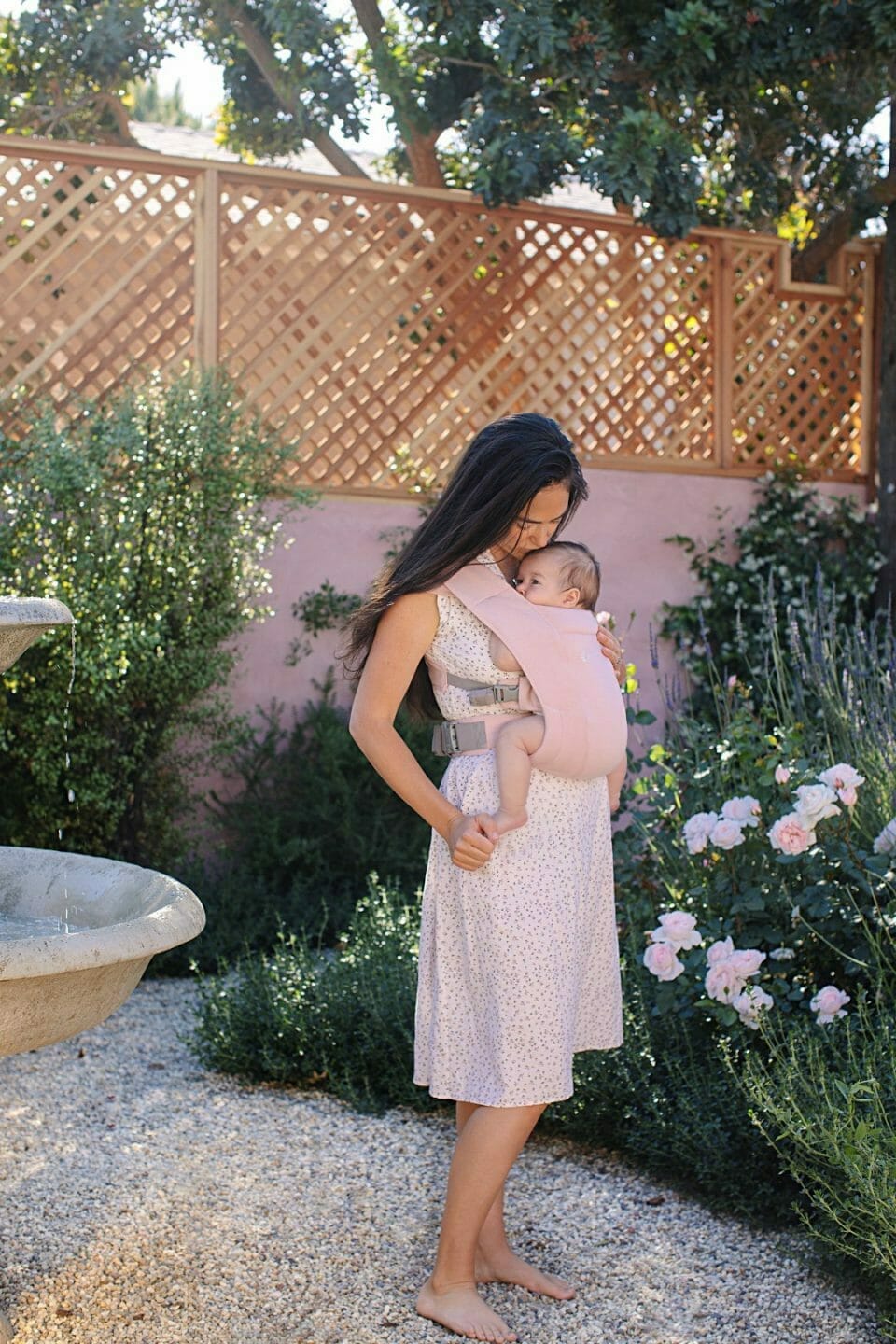 Ergobaby Embrace nosiljka Blush Pink - Slika 17