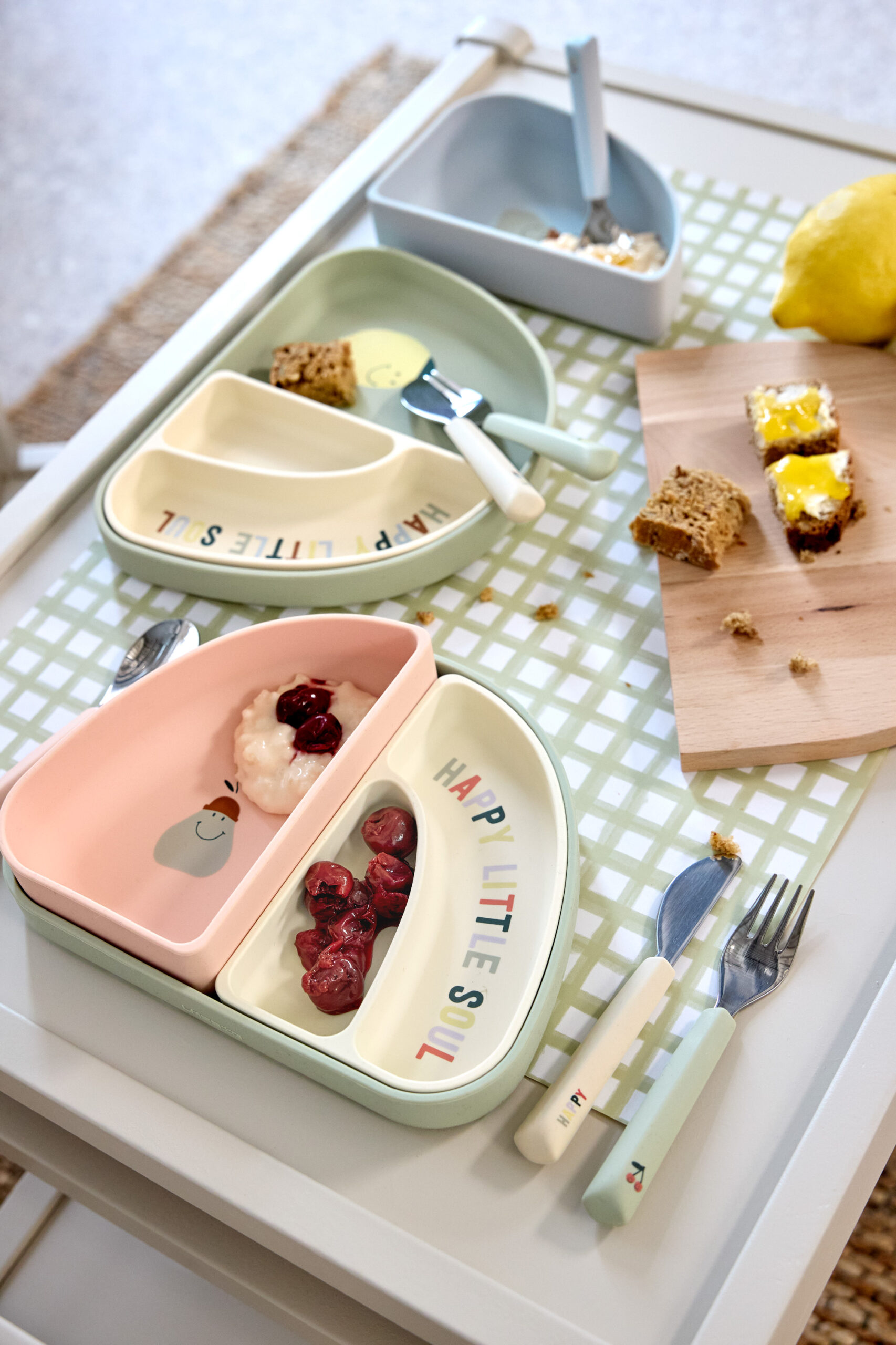 Lässig Silikonski set za jelo s 3 dijela Happy Fruits Cherry - Slika 7